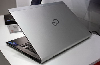 fujitsu Lifebook UH572 
